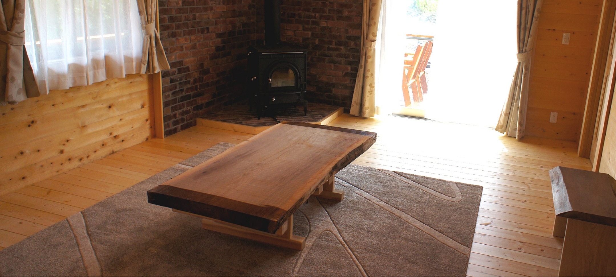 住まいに合わせて、家具もつくる。
